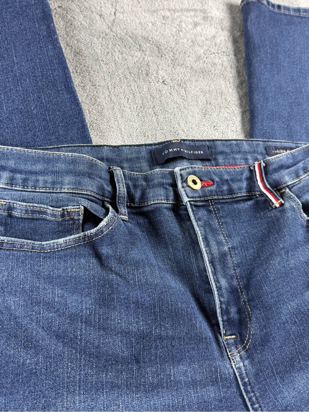 Tommy Hilfiger Womans Jeans Size 14 - Raleigh Straight High Rise Dark Denim Wash